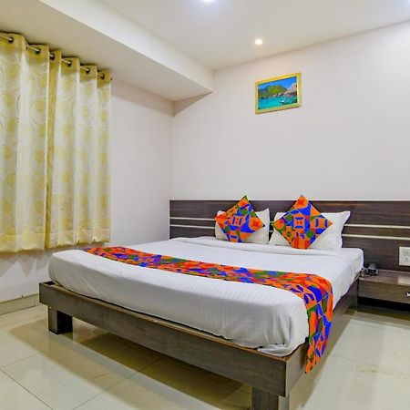 โอโย 8882 โฮเต็ล พิศุรี เรซิเดนซี Hotel อินดอร์ ภายนอก รูปภาพ