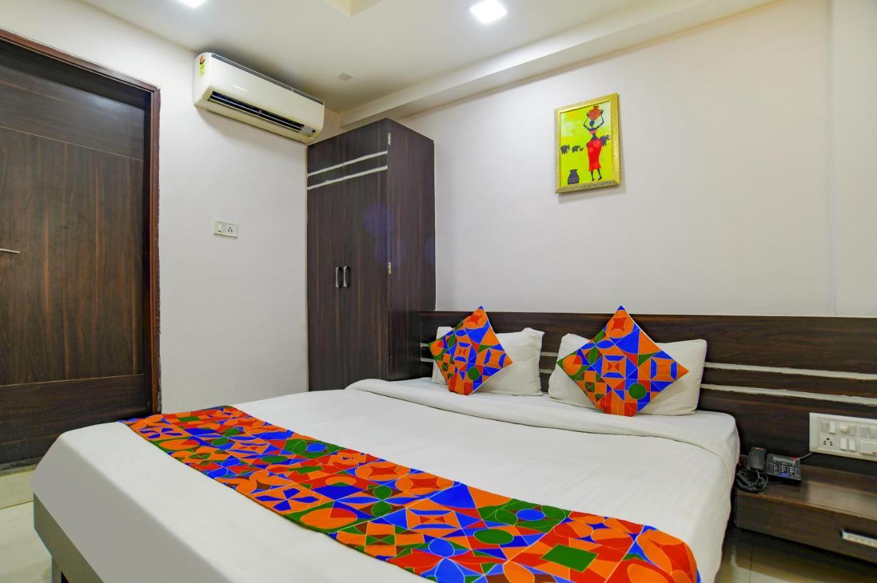 โอโย 8882 โฮเต็ล พิศุรี เรซิเดนซี Hotel อินดอร์ ภายนอก รูปภาพ