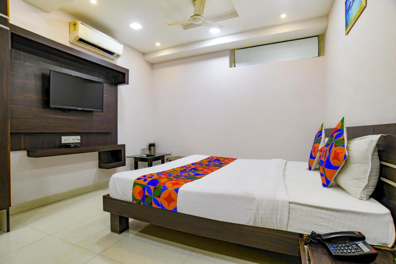 โอโย 8882 โฮเต็ล พิศุรี เรซิเดนซี Hotel อินดอร์ ภายนอก รูปภาพ