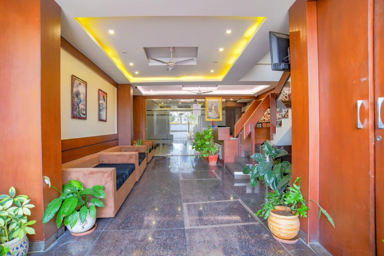 โอโย 8882 โฮเต็ล พิศุรี เรซิเดนซี Hotel อินดอร์ ภายนอก รูปภาพ