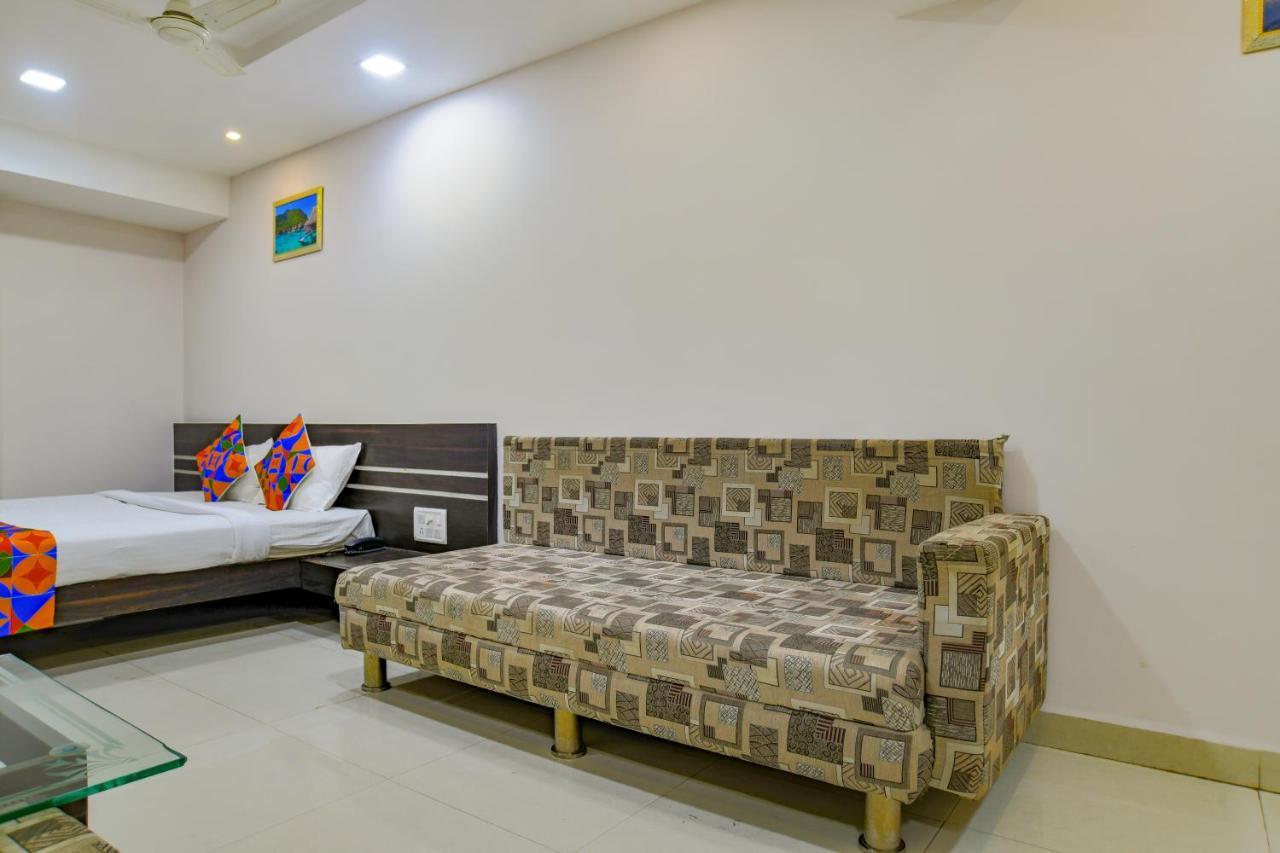 โอโย 8882 โฮเต็ล พิศุรี เรซิเดนซี Hotel อินดอร์ ภายนอก รูปภาพ